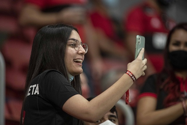 马在困难时 马在困难时